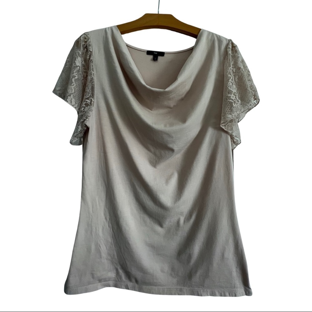 Gap Women’s Short Sleeve Top with Lace Size: Medium